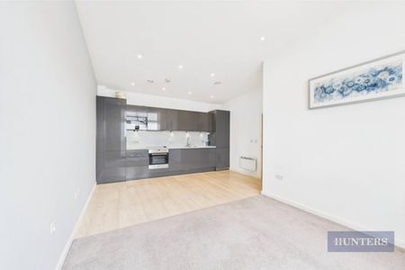 2 bedroom Flat To Let - Photo 2