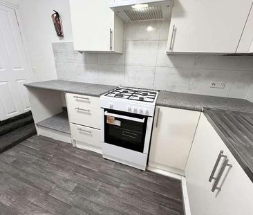 Springfield Road, East Ham, E6 - Photo 4