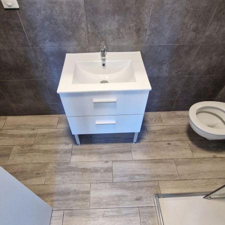 Saint victoret dans un petit immeuble un appartement de type 2 meublé, - Photo 3