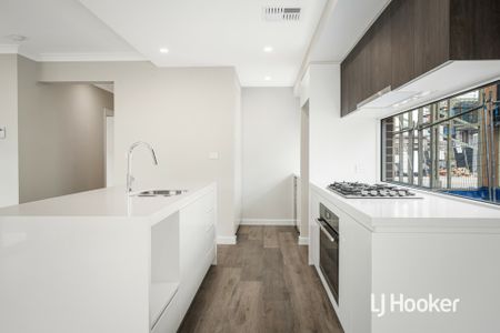 Brand New 4 Bedroom Home - Great Location! - Photo 4