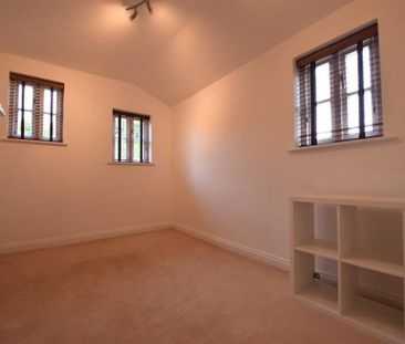 4 Bedroom Detached To Let - Photo 5