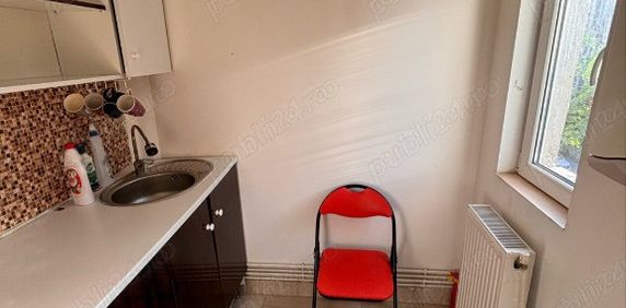 Garoniera de inchiriat in zona Tractorul - Photo 2