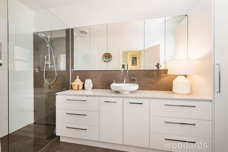 Modern Californian Bungalow – Box Hill High School Zone - Photo 5