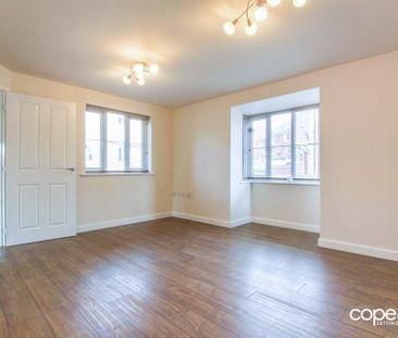 3 bedroom detached house to rent - Photo 2