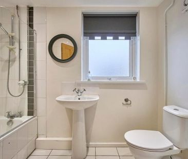 68 Ballynoe Gardens, Bangor, BT19 1SA - Photo 4