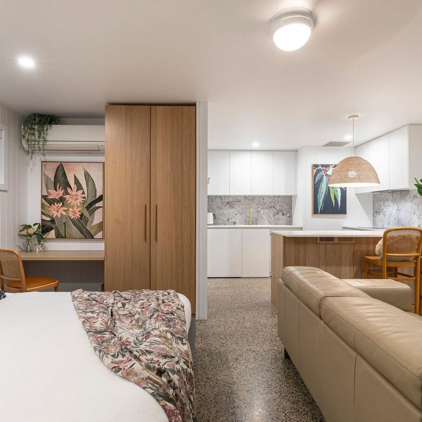 Furnished Buderim Studio with Designer Finishes and Utilities Included! - Photo 1