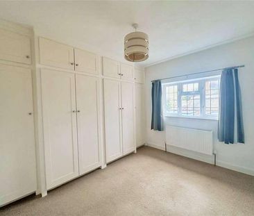 Hale Road, Farnham, Surrey, GU9 - Photo 1