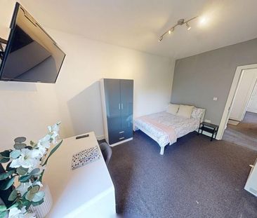 2 bedroom flat to rent - Photo 4