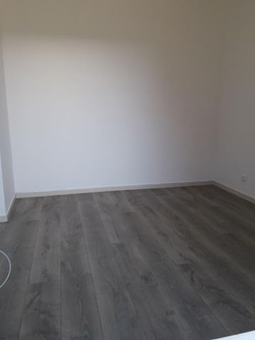 Location Appartement 2 pièces 33m² ROCHEFORT 17300 - Photo 2