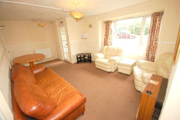 3 bedroom end of terrace house to rent - Photo 1