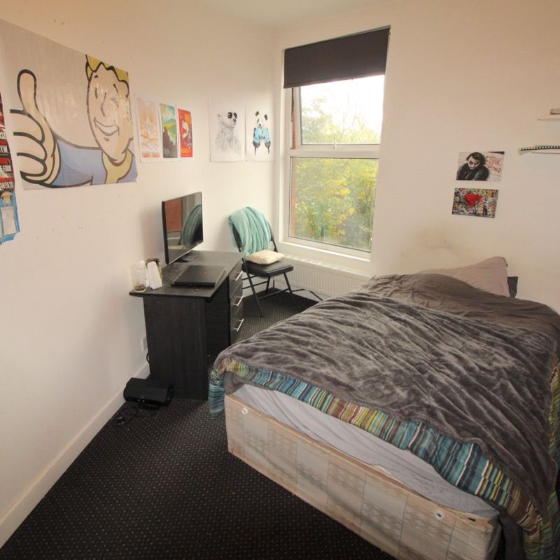 4 Bed - 5B Chestnut Avenue, Hyde Park, Leeds - LS6 1AZ - Student - Photo 1