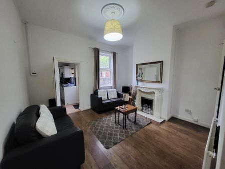 1 bedroom in a house share to rent - Photo 2