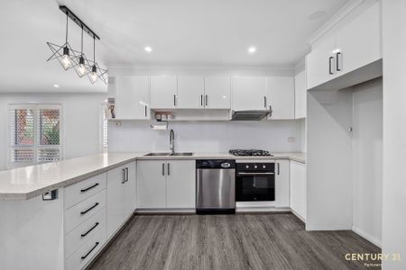 Contemporary and Convenient Living&excl; - Photo 4