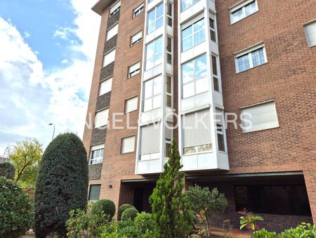 Apartamento de alquiler en Avenida de Isabel de Valois, Sanchinarro - Photo 3