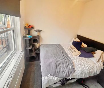 2 Bed Flat, Rosendale Road, SE21 - Photo 5