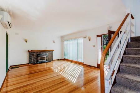 3 Bed, 1 Bath - Photo 3