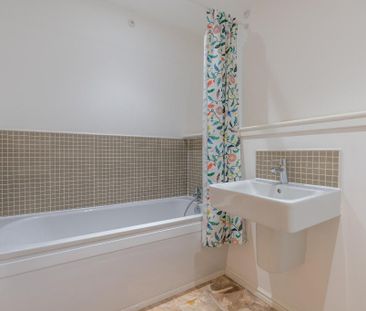 2 bedroom flat to rent - Photo 6