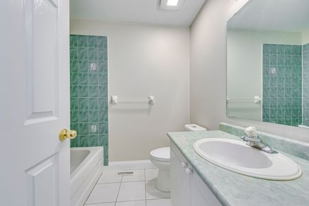 For Lease - 4432 Peter Drive, Burlington, Ontario - Photo 4