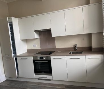 2 Bed Flat, London Road, RG1 - Photo 2