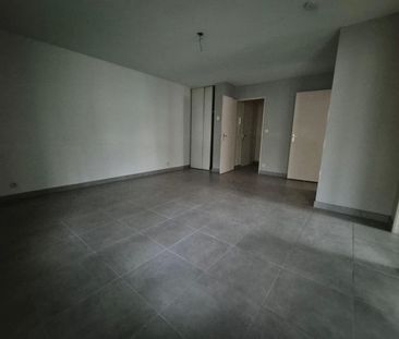 Location Appartement 3 pièces 53m² MACON 71000 - Photo 2