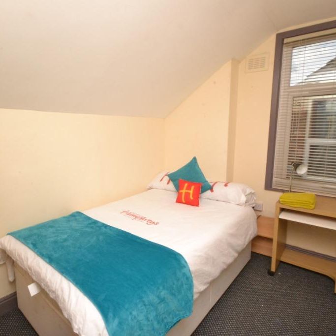 6 bedroom detached house to rent - Photo 1