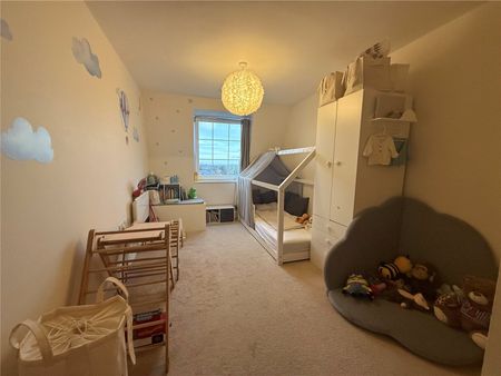 Central Walk, Station Approach, Epsom, Surrey, KT19 8BY - Photo 2