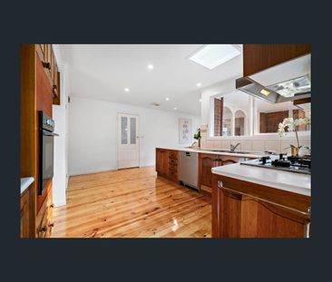 7 Dinadan Court, Glen Waverley, Vic 3150 - Photo 1