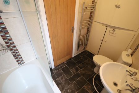 3 Bedroom End Terraced House To Rent - Photo 5