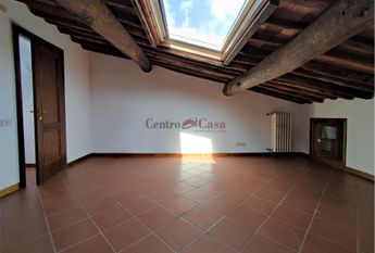 Caratteristica mansarda arredata di sola cucina!