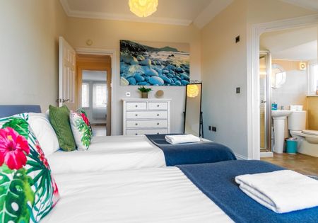 2 Bed Flat, Brunswick Fab Pad, BN3 - Photo 4