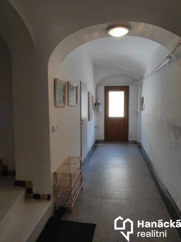 Pronájem bytu 2+1 , ulice Jaroslavova Šternberk - Photo 2