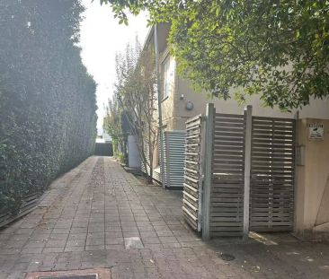 Upper Level 2 Bedrooms in Parkside! - Photo 3