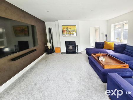 3 bedroom detached house to rent - Photo 2