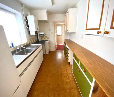 Sandringham Drive, Ashford, TW15 3JQ - Photo 6