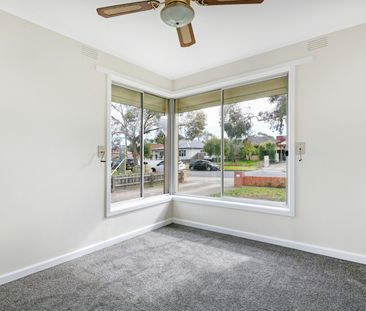 7 Tunaley Parade, Reservoir VIC 3073 - House For Rent | Domain - Photo 6
