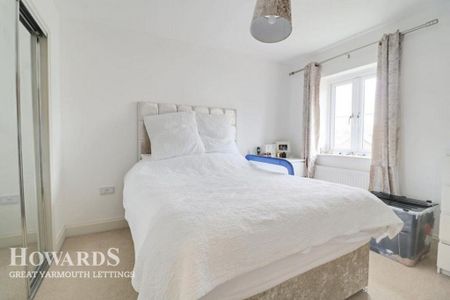 3 bedroom end of terrace house to rent - Photo 3