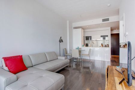 901 Rue de la Commune E., Montréal (Ville-Marie), QC H2L - Photo 3