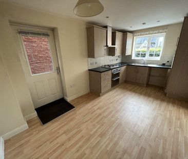 3 bedroom semi-detached house to rent - Photo 5