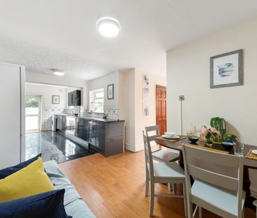 🌺 5 MINS TO TURNPIKE LANE - ALL BILLS & CLEANER 🌺 Room 1 - Photo 1