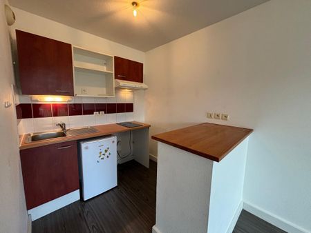 Location Appartement 2 pièces 36m² AIRE SUR L ADOUR 40800 - Photo 3