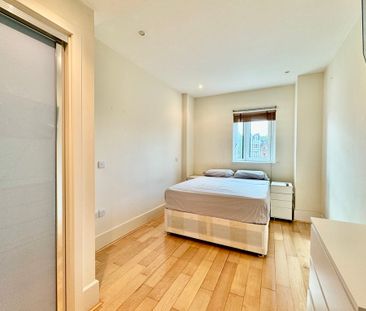 2 Bedroom , Brewhouse Lane, Putney - Photo 3