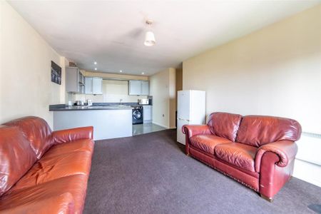 5 bedroom apartment to rent - Photo 2