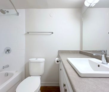 For Lease - 165 La Rose Avenue Unit# 205, Toronto, Ontario - Photo 5