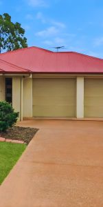 Beautiful Family Home in the Heart of Kensington Estate - Photo 3