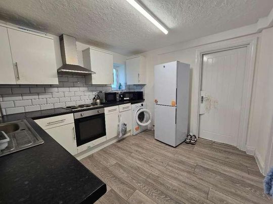 Second Avenue, Canvey Island, Essex, SS8 - Photo 1