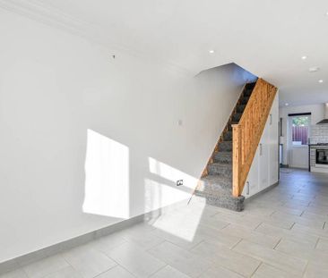 2 bedroom semi-detached house to rent - Photo 4