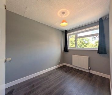 3 bedroom end of terrace house to rent - Photo 4
