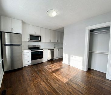 2534 St Clair Ave W., Upper | 2534 St Clair Ave W, Toronto - Photo 1