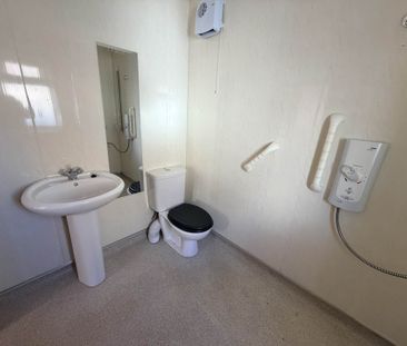 Clifton Drive, Blackpool, FY4 1NX - Photo 6