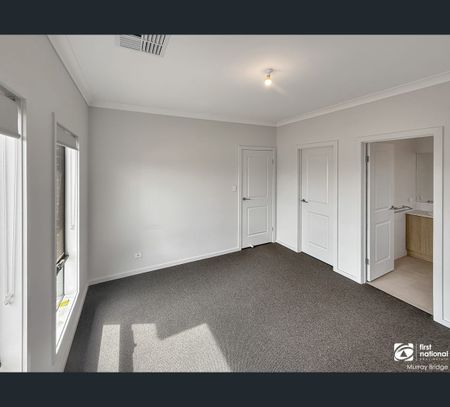 21 Grassmere Dr, Murray Bridge, SA 5253 - Photo 2